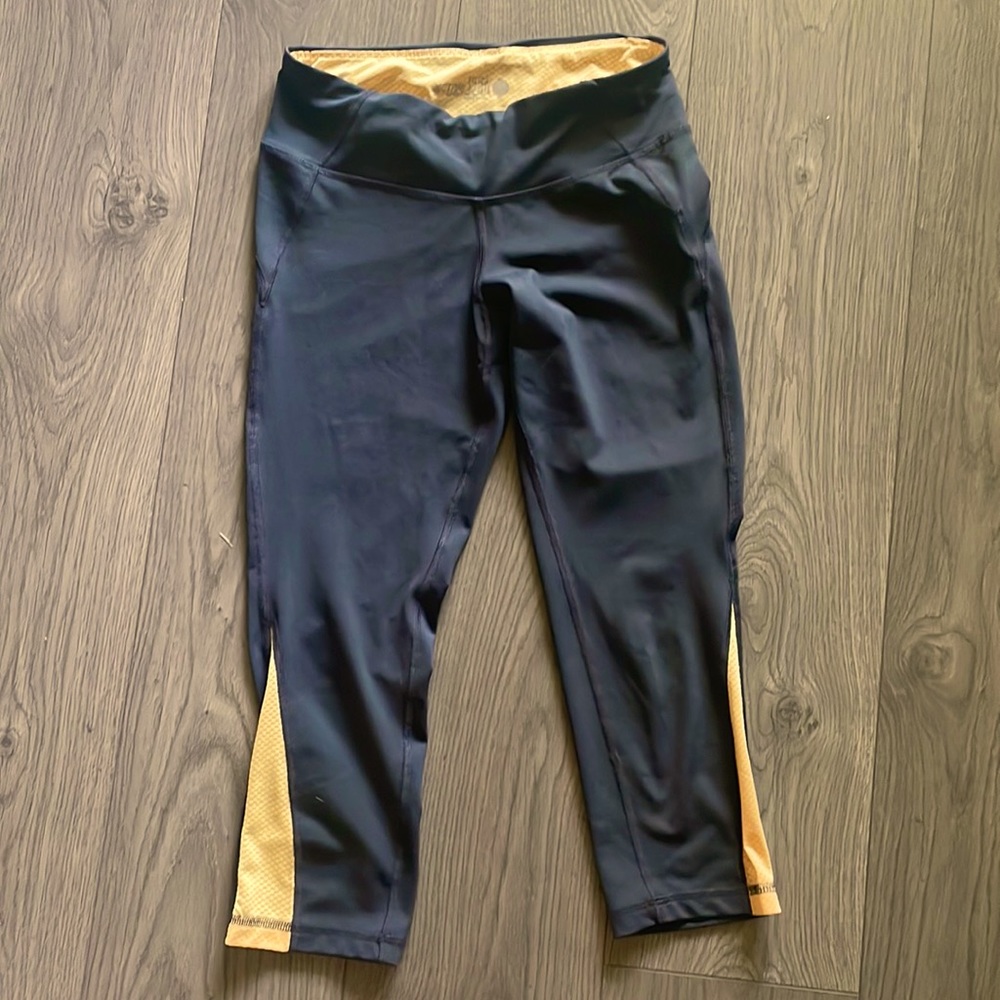 Old Navy Active Cropped Legging Size S